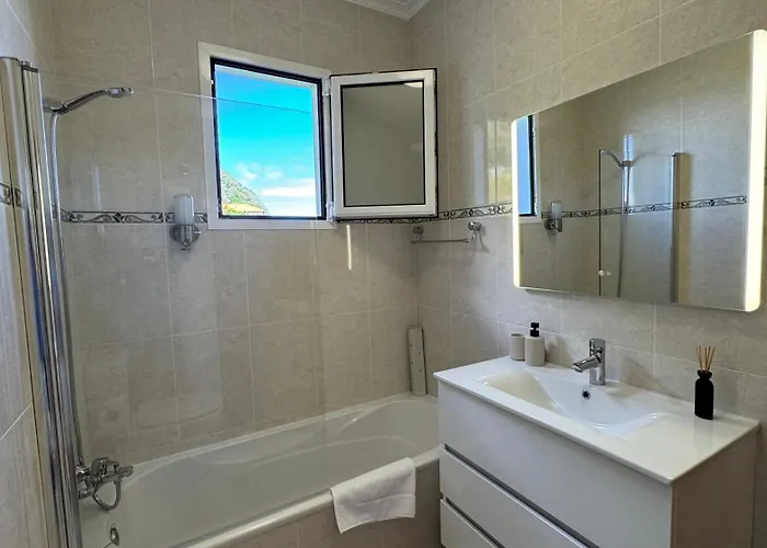 Serenity * 莫尼兹港